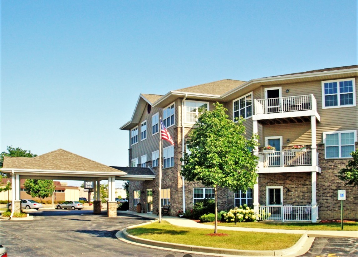 409Marquette Manor - Main Entrance.jpg